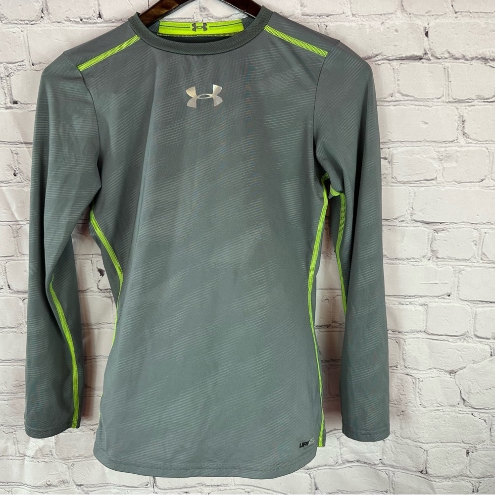 Under Armour UPF 50 fitted heatgear Gray Shirt Neon Green Trim sz youth XL